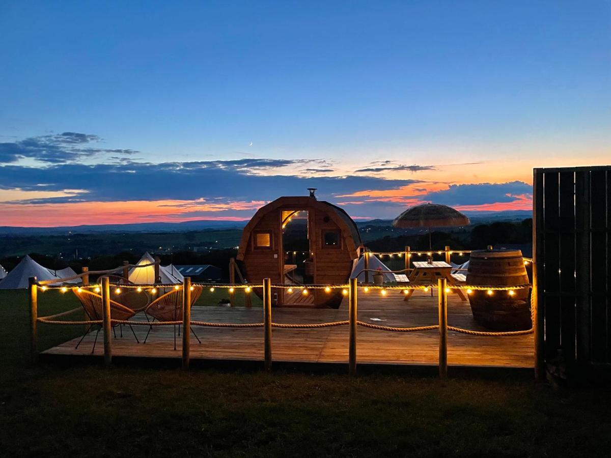Hotel Deerstone Glamping-Pinhaw Beacon Dome Hot Tub Earby Esterno foto