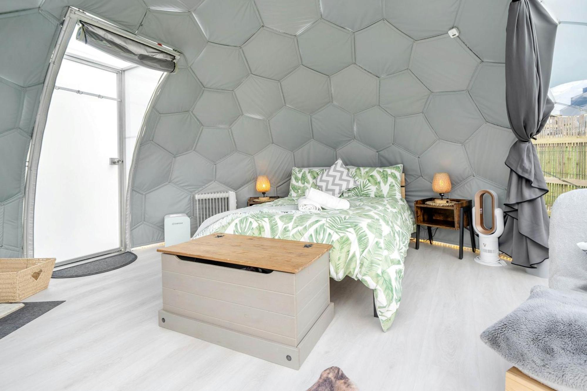 Hotel Deerstone Glamping-Pinhaw Beacon Dome Hot Tub Earby Esterno foto